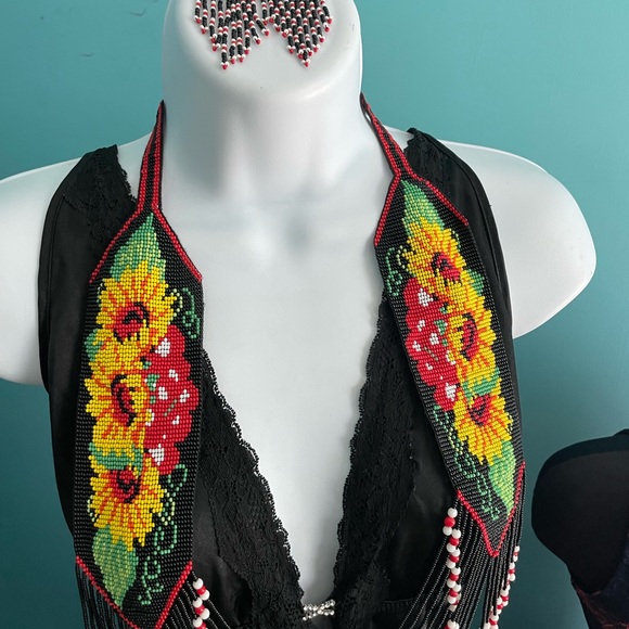 Handcrafted seed bead necklace earrings set - Picture 6 of 6